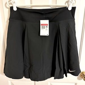 COPY - NWT Black Nike golf/tennis skirt